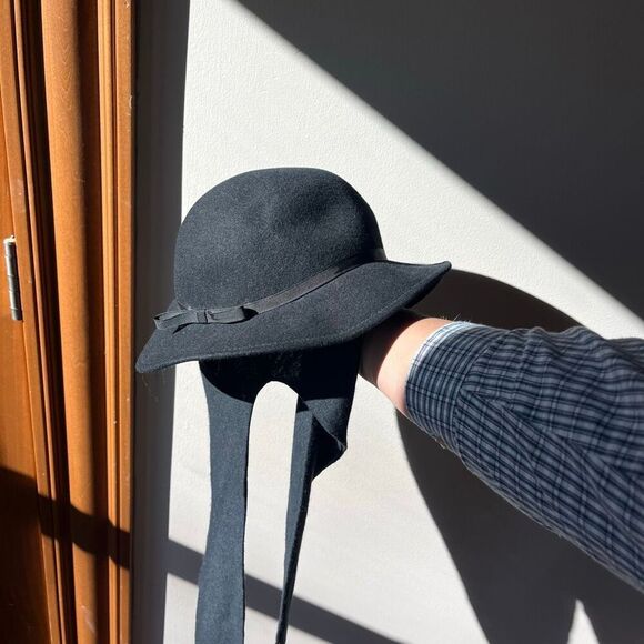 Vintage Accessories - Vintage Wool Scarf-Tie Hat Black 1950’s/ 1960’s